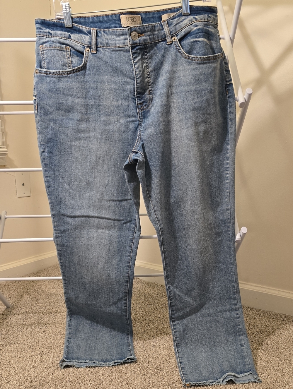 LOGO Light Blue Cropped Straight-Leg Jeans